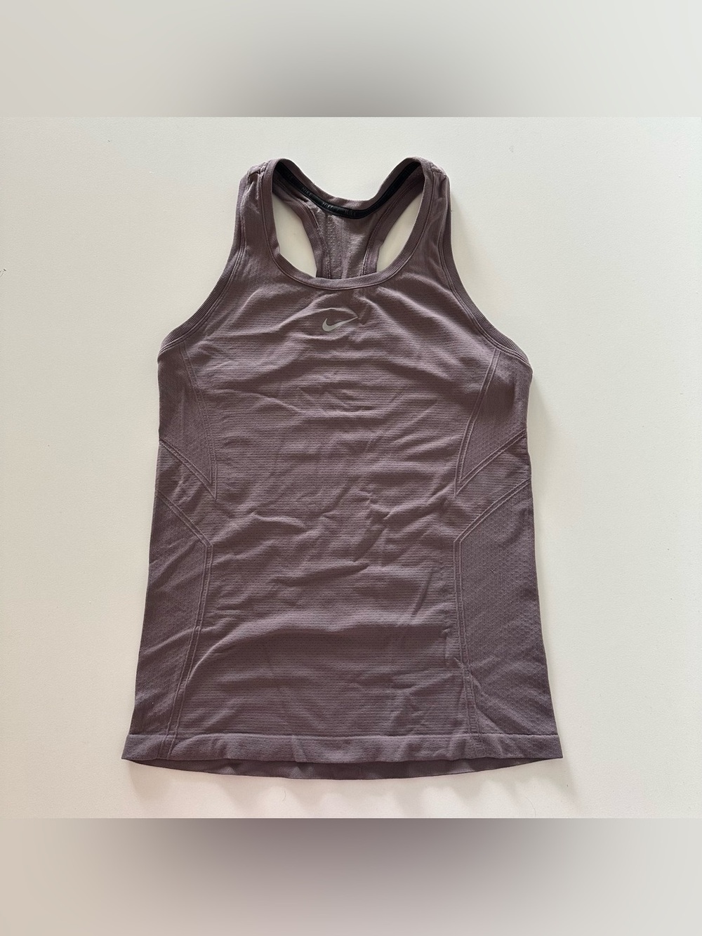 Nike Women's Training Dri-FIT ADV Aura Slim-Fit Tank DD0585-202 S
Kind of a gre